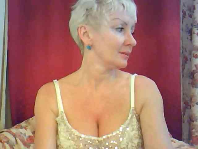 HotPussik-69-ZvZ webcam