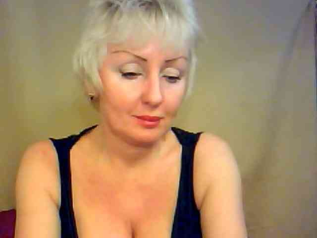 HotPussik-69-ZvZ webcam