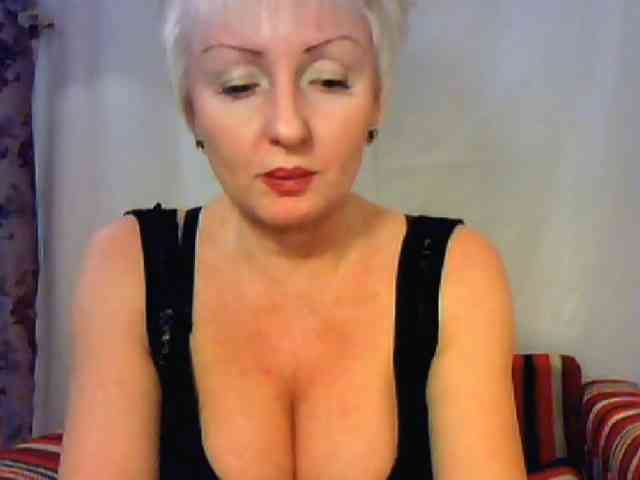 HotPussik-69-ZvZ webcam