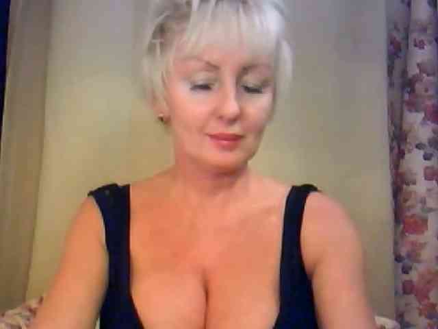 HotPussik-69-ZvZ webcam
