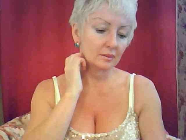 HotPussik-69-ZvZ webcam