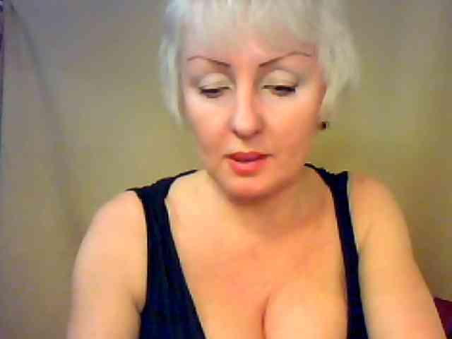 HotPussik-69-ZvZ webcam
