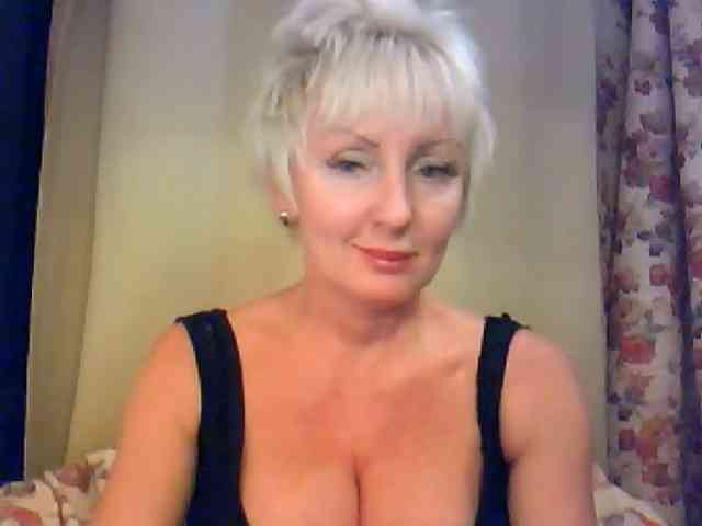 HotPussVxZ webcam