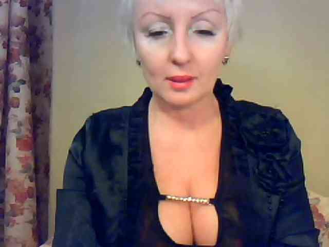 HotPussik-69-ZvZ webcam