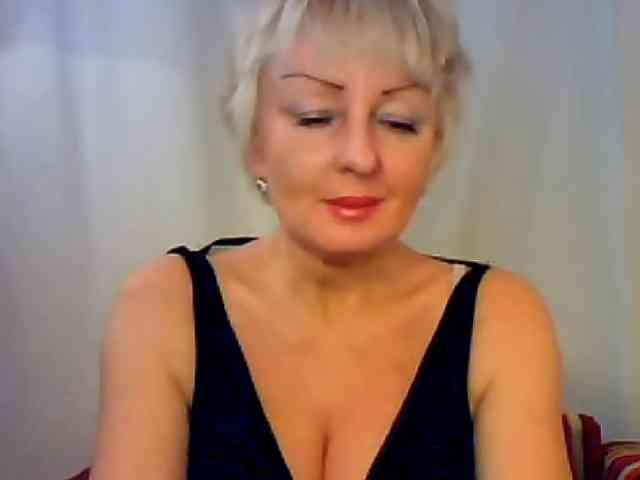 HotPussik-69-ZvZ webcam