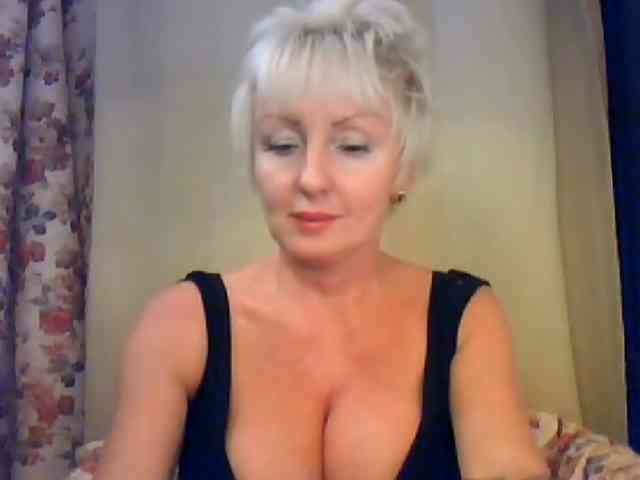 HotPussik-69-ZvZ webcam