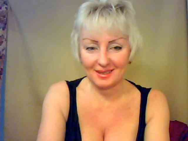 HotPussik-69-ZvZ webcam