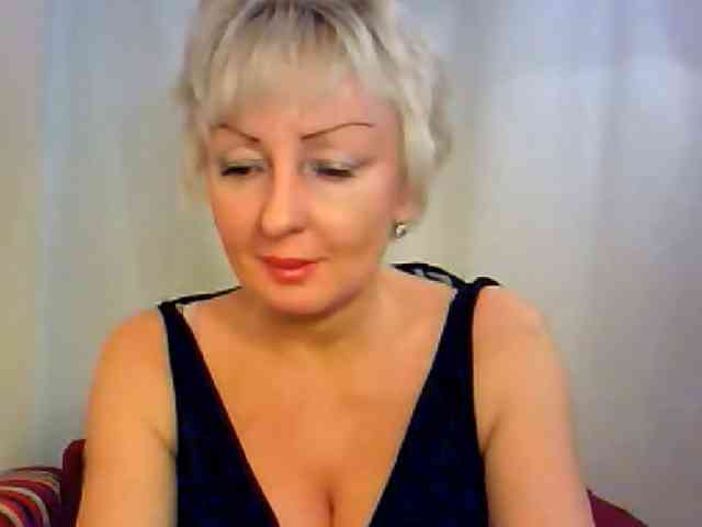 HotPussik-69-ZvZ webcam