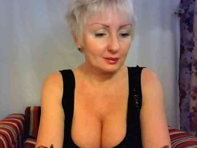 HotPussik-69-ZvZ webcam