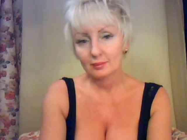 HotPussik-69-ZvZ webcam