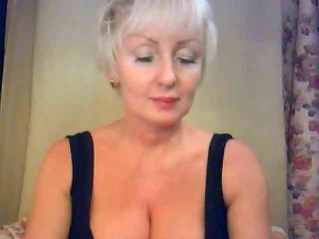 HotPussik-69-ZvZ webcam
