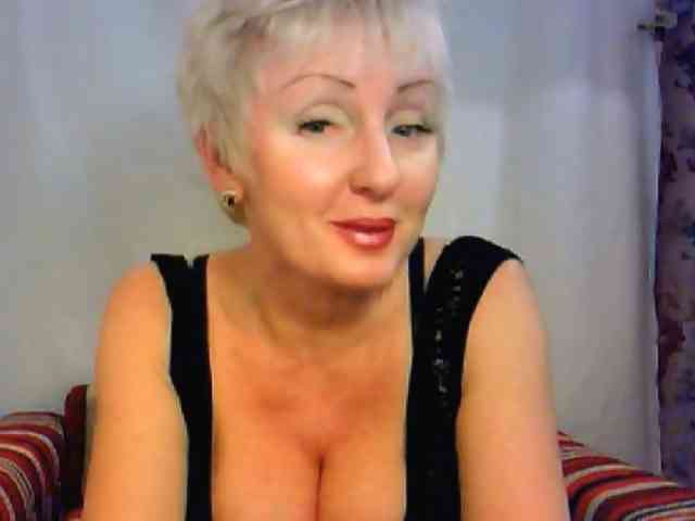 HotPussik-69-ZvZ webcam