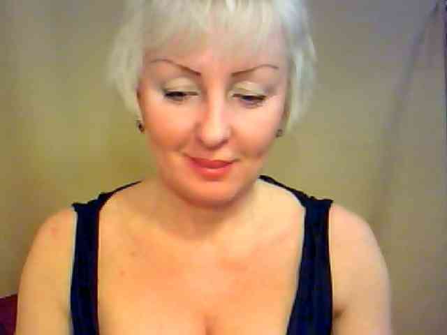 HotPussik-69-ZvZ webcam