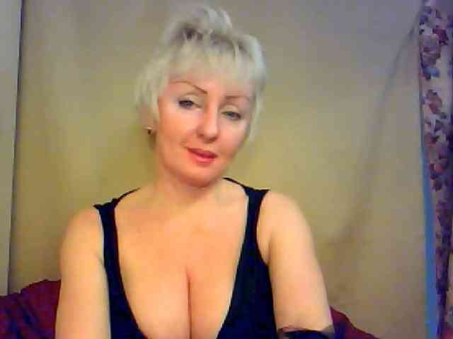 HotPussik-69-ZvZ webcam