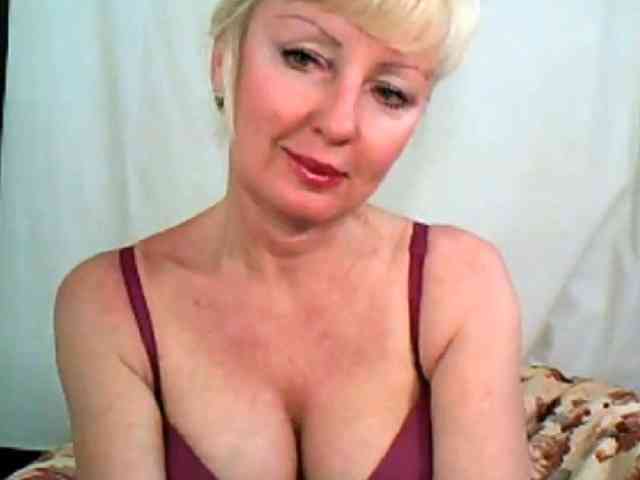 HotPussik-69-ZvZ webcam