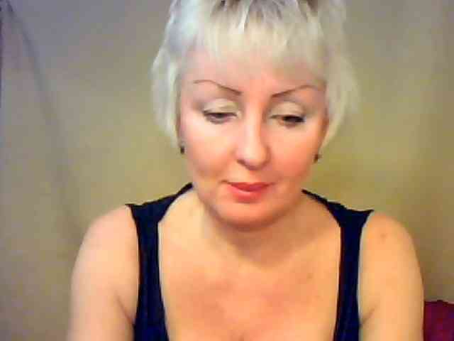 HotPussik-69-ZvZ webcam