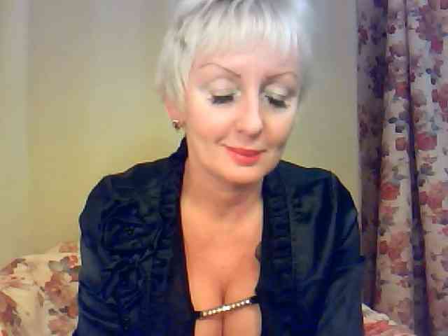 HotPussik-69-ZvZ webcam