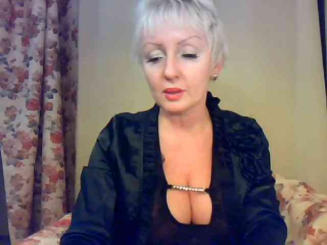 HotPussik-69-ZvZ webcam