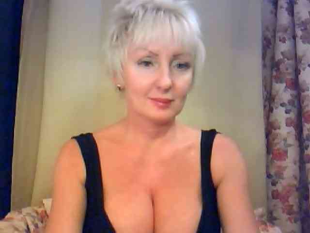 HotPussVxZ webcam