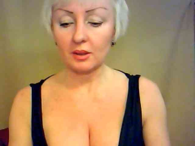 HotPussik-69-ZvZ webcam
