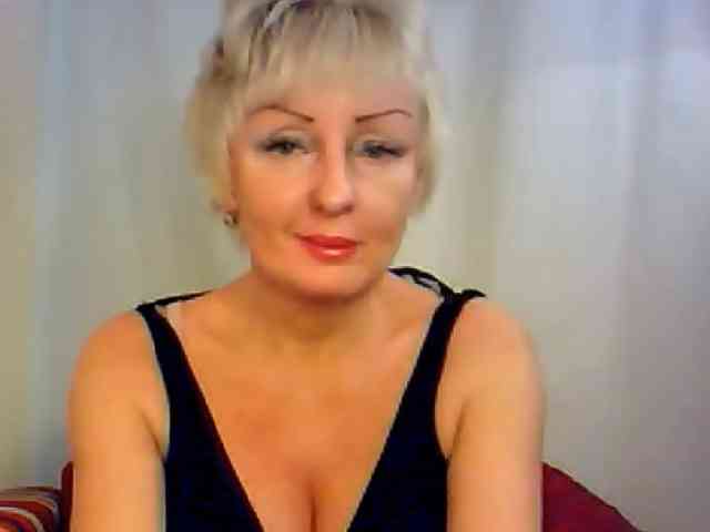 HotPussik-69-ZvZ webcam