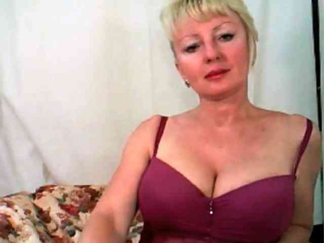 HotPussik-69-ZvZ webcam