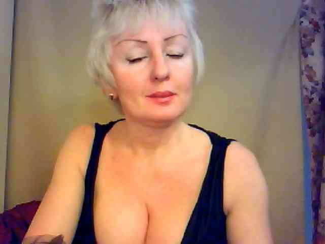 HotPussik-69-ZvZ webcam