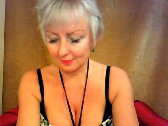HotPussik-69-ZvZ webcam