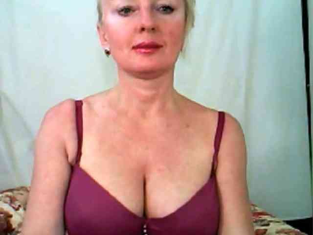 HotPussik-69-ZvZ webcam