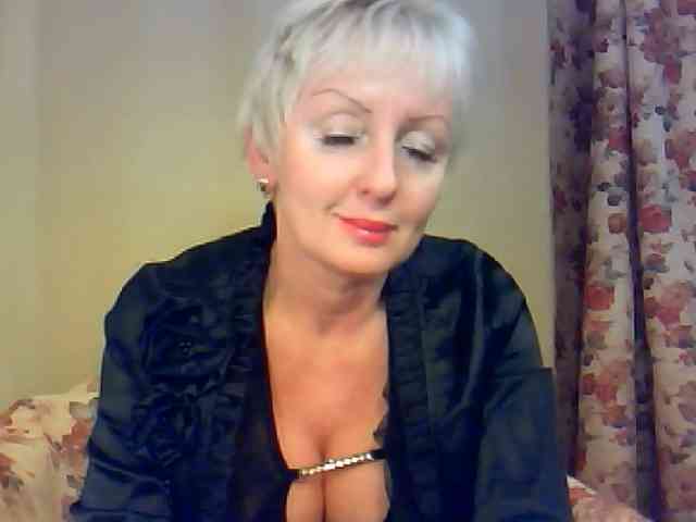 HotPussik-69-ZvZ webcam