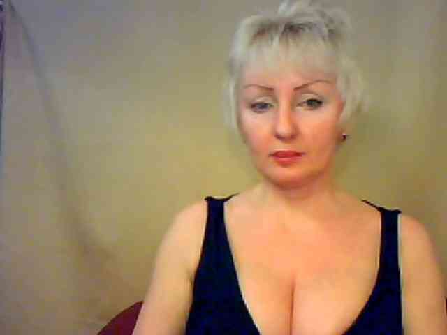 HotPussik-69-ZvZ webcam