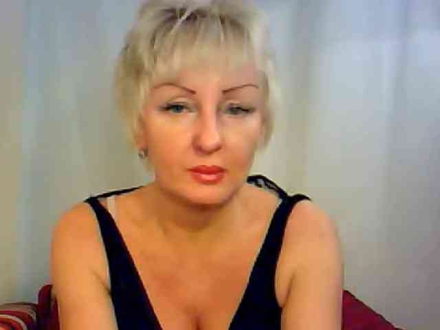 HotPussik-69-ZvZ webcam