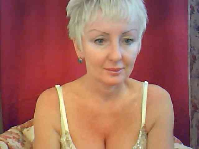 HotPussik-69-ZvZ webcam