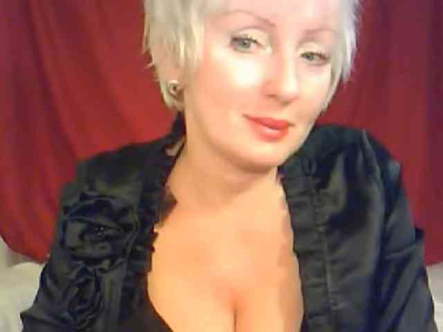 HotPussik-69-ZvZ webcam