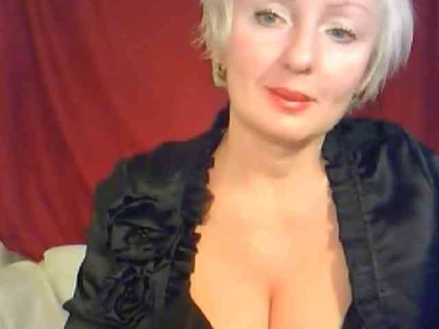 SweetHot-IM_69 webcam
