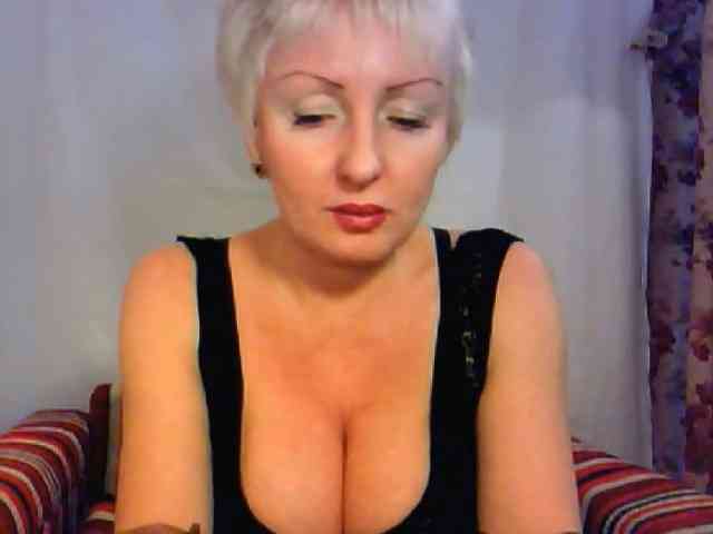 HotPussik-69-ZvZ webcam