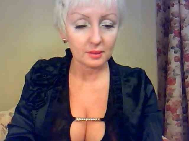 HotPussik-69-ZvZ webcam
