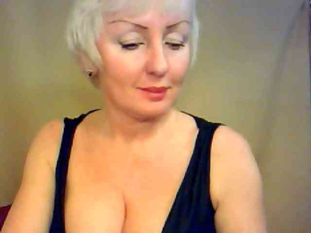 HotPussik-69-ZvZ webcam