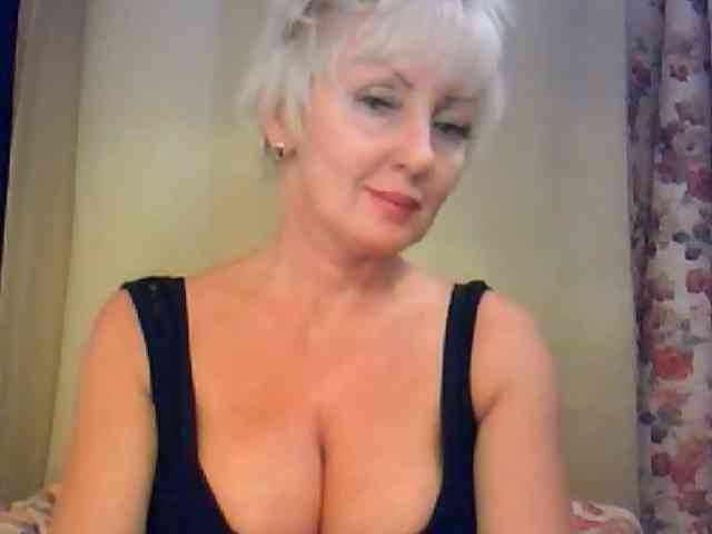 HotPussik-69-ZvZ webcam