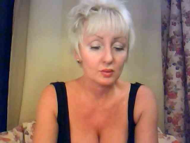 HotPussVxZ webcam