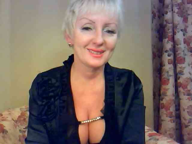 HotPussik-69-ZvZ webcam