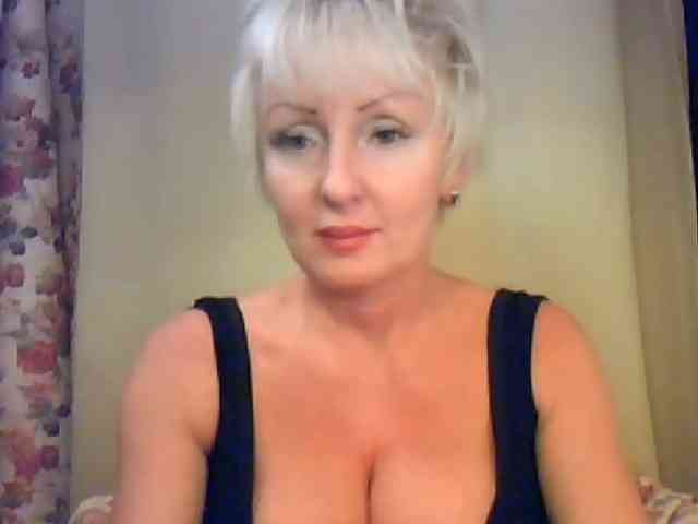 HotPussik-69-ZvZ webcam