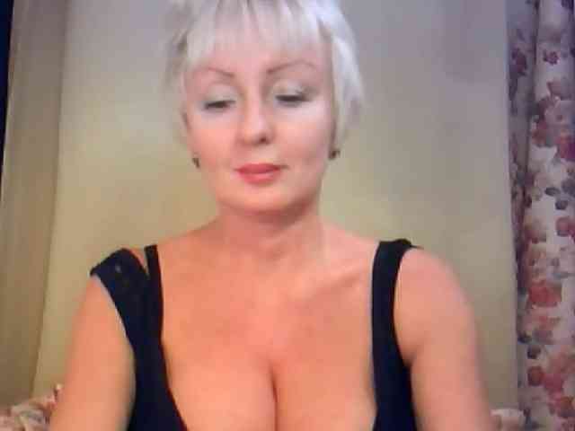 HotPussik-69-ZvZ webcam