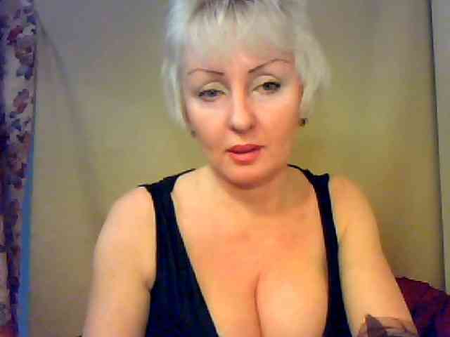 HotPussik-69-ZvZ webcam