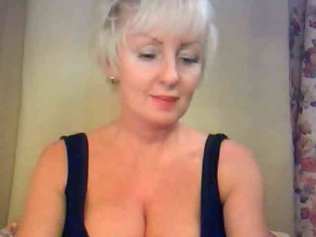 HotPussik-69-ZvZ webcam