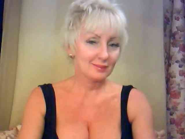 HotPussik-69-ZvZ webcam