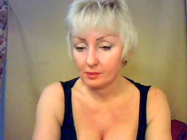 HotPussik-69-ZvZ webcam