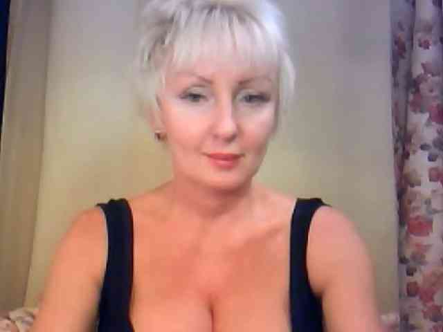 HotPussik-69-ZvZ webcam