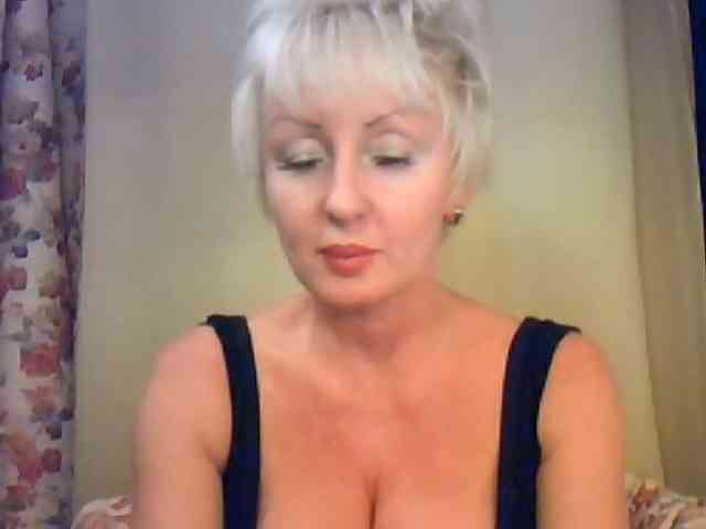 HotPussik-69-ZvZ webcam
