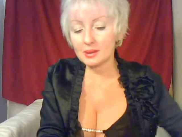 HotPussik-69-ZvZ webcam